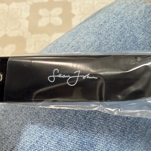 Sean John Black Round Sunglasses with case brand new - Picture 5 of 8